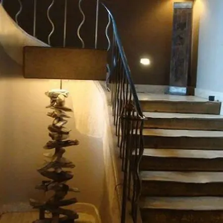 Hotel De La Tour 3*